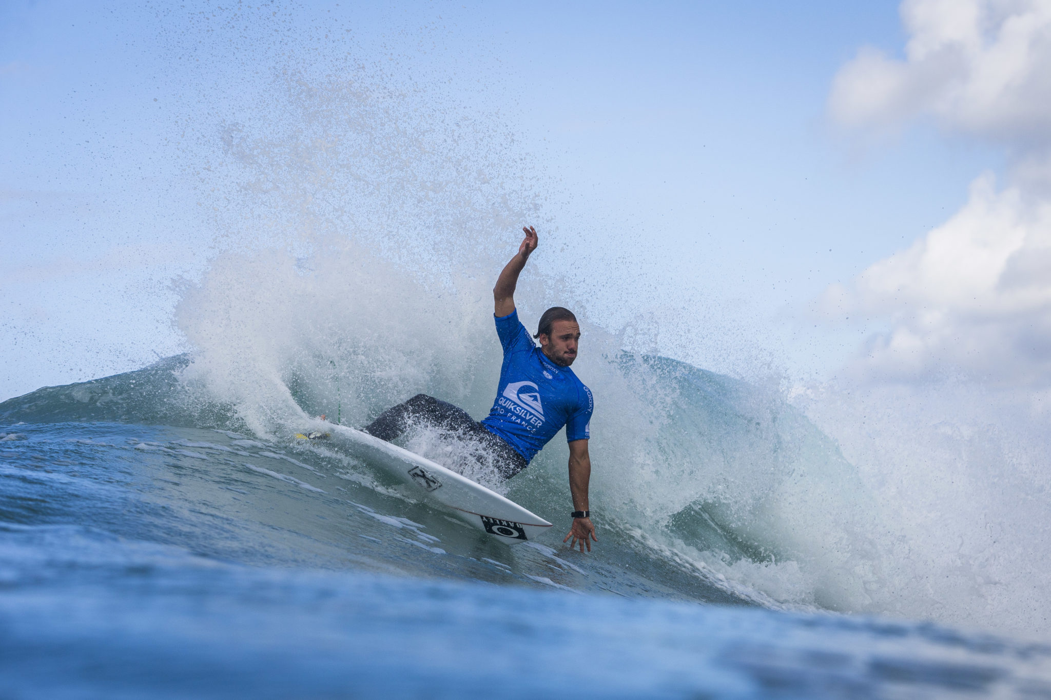 Caio Ibelli (BRA) Placed 1 st in   Heat 10 of Round One at Quiksilver Pro France 16
