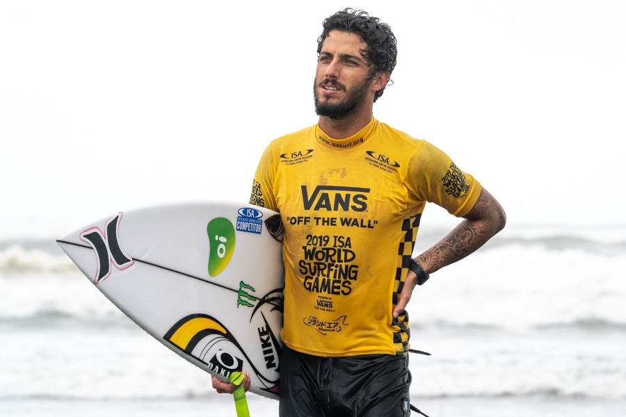 Onde nasceu o surfista Filipe Toledo?