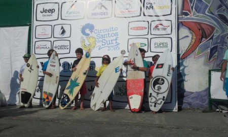 Alohinha torce o pé, e conquista pódio na abertura do Santos Surf 2016