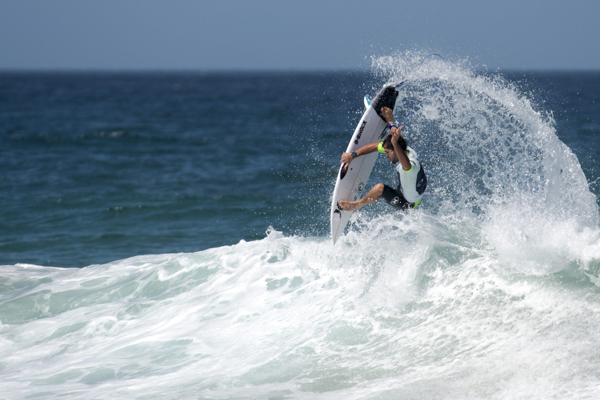 Alejo Muniz won his Round 4 Heat at the Maitland and Port Stephens Toyota Pro at Merewether Beach