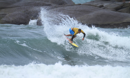 Nove estados disputam o título Paulista de Surf 2017
