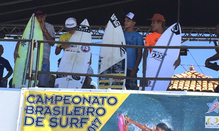 Wallace conquista pódio no Brasileiro de Surf AM