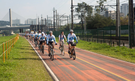 Shimano atende os ciclistas na Ciclovia do Rio Pinheiros