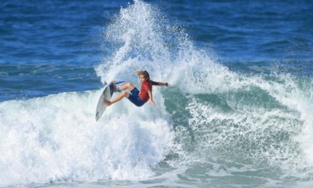 Hang Loose Surf Attack tem finais neste sábado