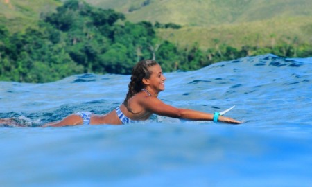 Laura Agnes atraída pelo Santos de Surf 2017