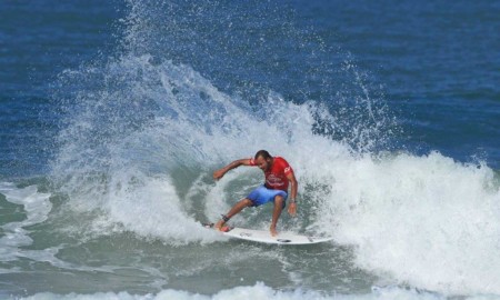 Título paulista de surf pro pode ficar em Ubatuba