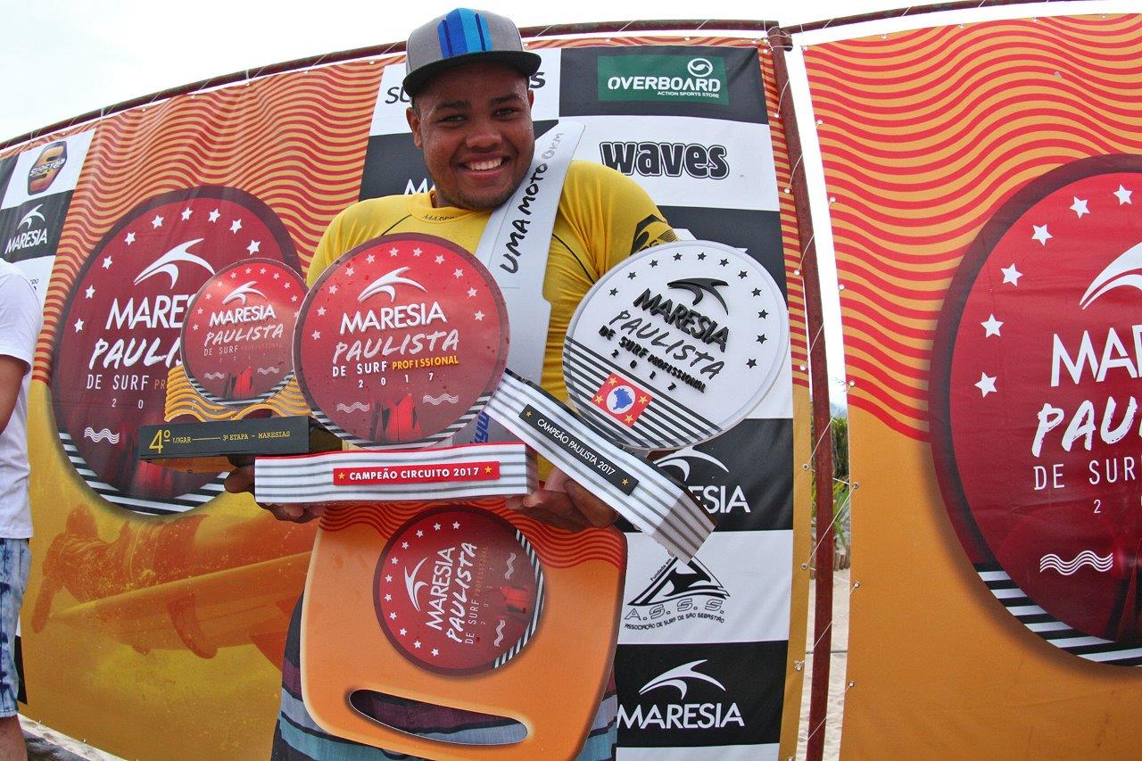 Weslley Dantas é campeão paulista de surf / Foto Munir El Hage