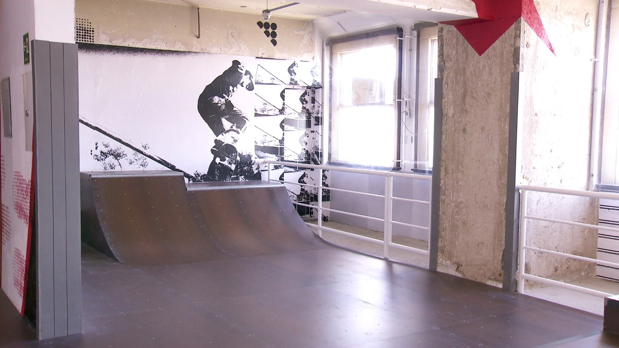 Pista de skate é uma das novidades do prédio histórico (Foto: TV Globo/Reprodução)