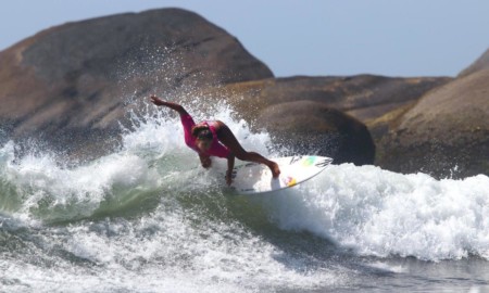 Primeiro dia do Brasileiro de Surf Feminino é marcado por surpresas