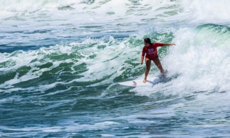 Yohanna quer título na final do Paulista Universitário de surf