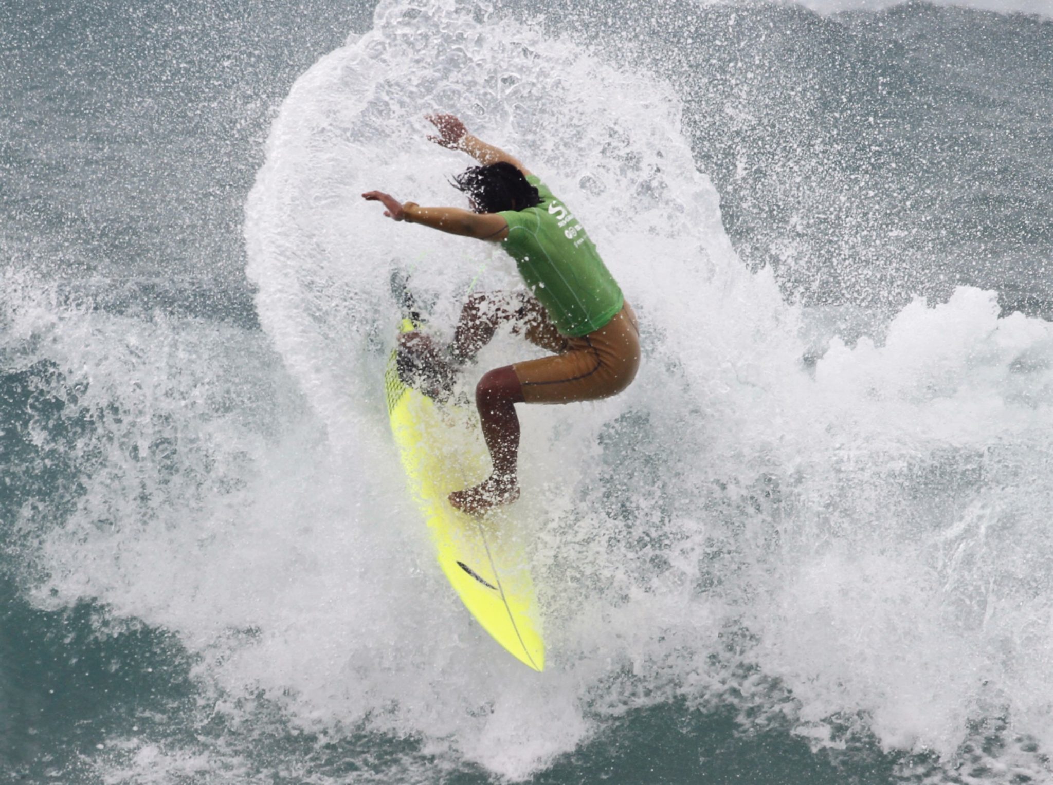 O local João Godoy, uma das novas caras do surf competição brasileiro / Foto Basilio Ruy P.P07

