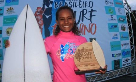 Yanca Costa fatura a abertura do Brasileiro de Surf Feminino