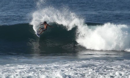 Renan Rodrigues chega da Indonésia “afiado” para a 2ª etapa do Vicentino de Surf 2019