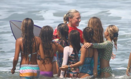 Vídeo mostra um pouco do que rolou no Brasileiro de Surf Feminino