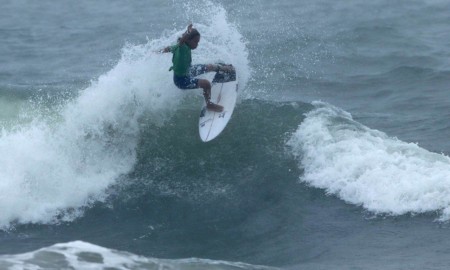 Murillo Coura foi o grande destaque da 3ª etapa do Hang Loose Surf Attack