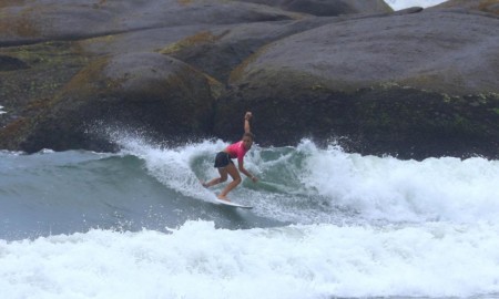 Sophia Gonçalves é promessa no Circuito Brasileiro de Surf Feminino em Ubatuba