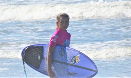 Gabriela Cury quer se destacar no Brasileiro de Surf Feminino
