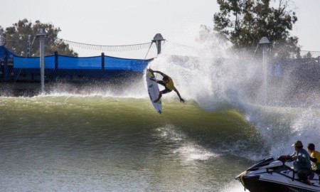 Depois da experiência na “Bolha”, Filipe Toledo voltar a competir no Surf Ranch