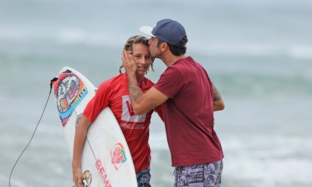 Ryan Kainalo vai em busca do sétimo título do Hang Loose Surf Attack