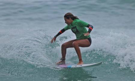 Kemily Sampaio confirma presença no 25º A Tribuna de Surf Colegial