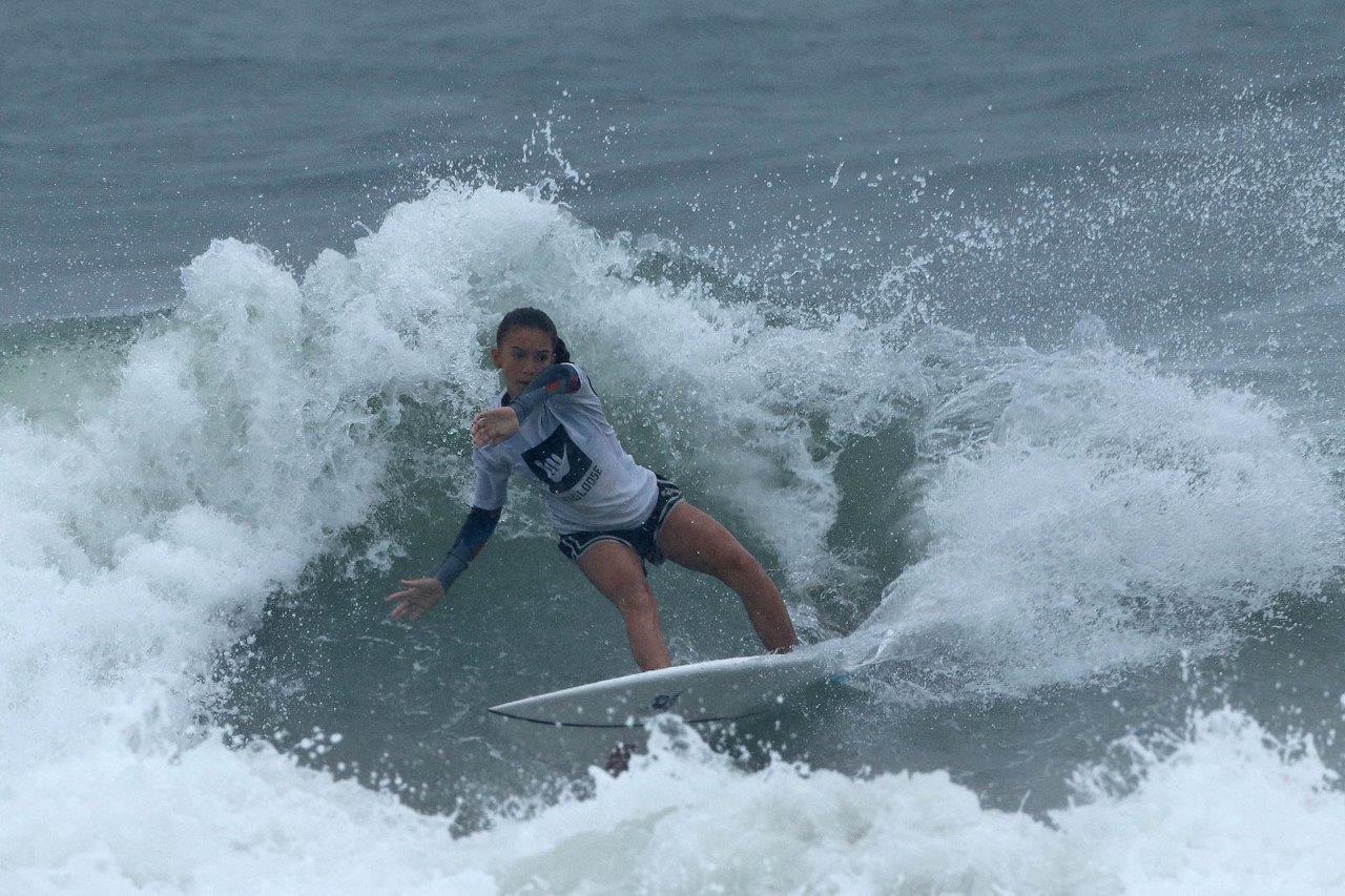 Sophia Gonçalves Hang loose Surf Attack Guaruja / Foto Munir El Hage