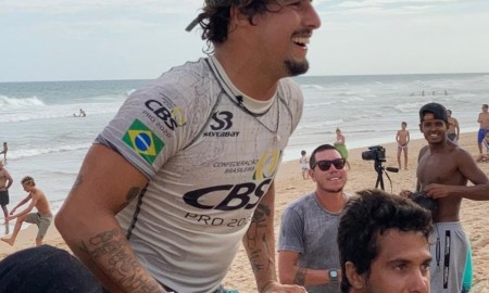 Ian Gouveia fatura o brasileiro de surf profissional