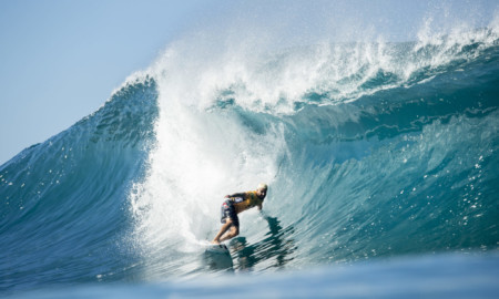 Disputa pelo título mundial de surfe masculino tem início em Oahu, Havaí
