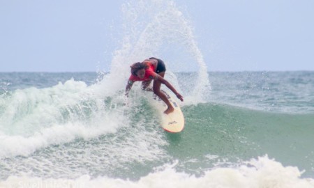 Yanca Costa fatura o título brasileiro de surf profissional na Bahia