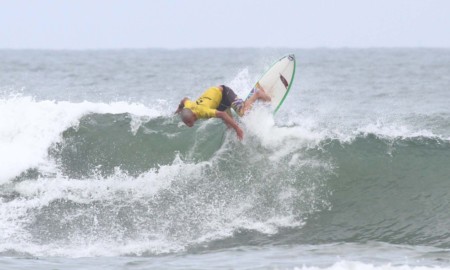 Alax Soares vence o segundo Surf Treino Pro no Guarujá