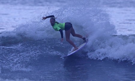 Etapa decisiva do Hang Loose Surf Attack acontece na Praia do Tombo, em Guarujá