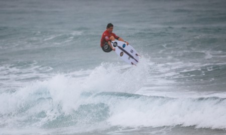 Deivid Silva é o Brasil nas quartas de final do GWM Sydney Surf Pro na Austrália