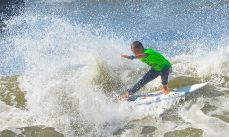 Altas ondas marcaram a abertura do Circuito Hang Loose Surf Attack 2023