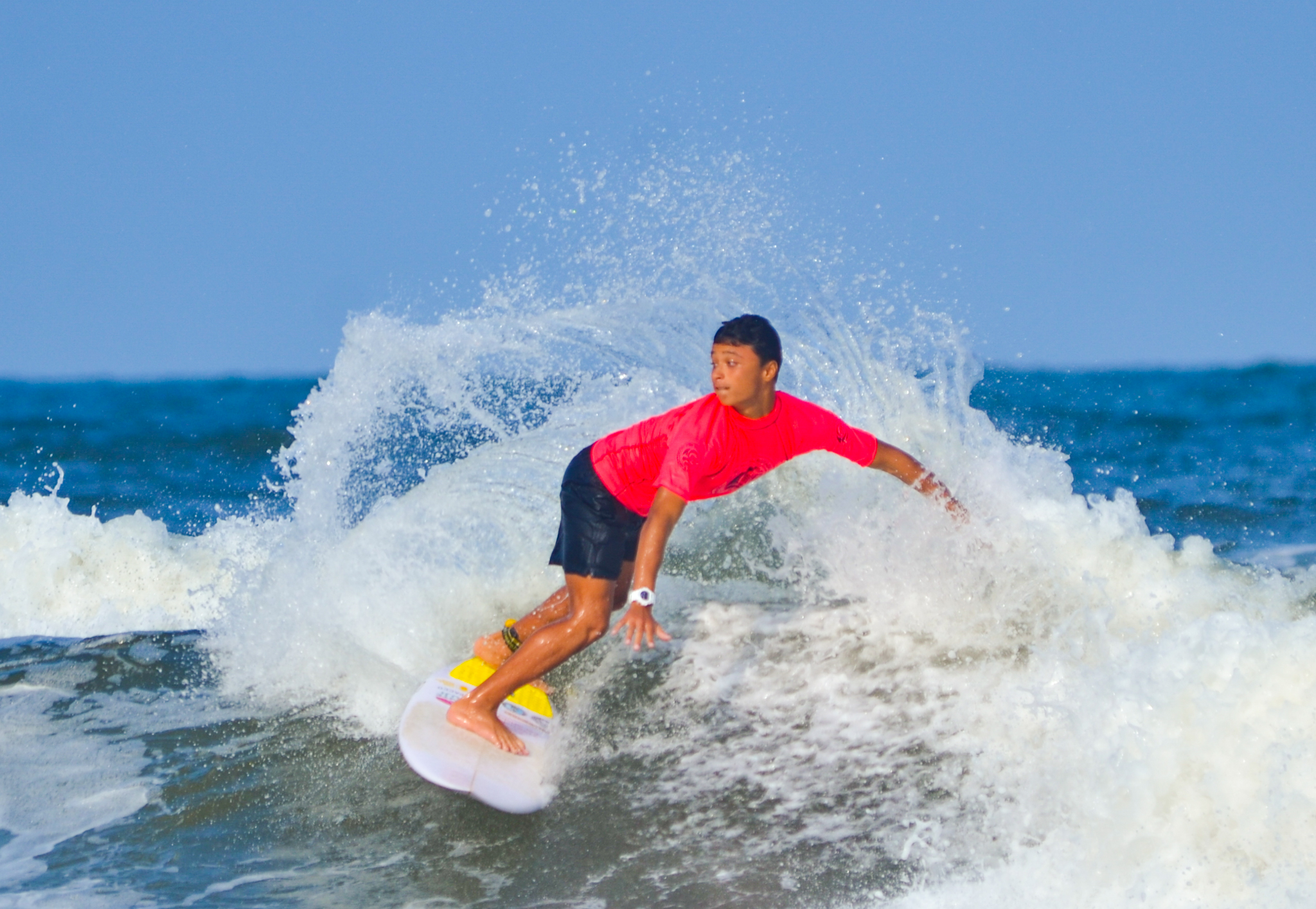 Caio Okamoto na primeira etapa do Estudantil de Surf 2023 / Foto Erick Medalha