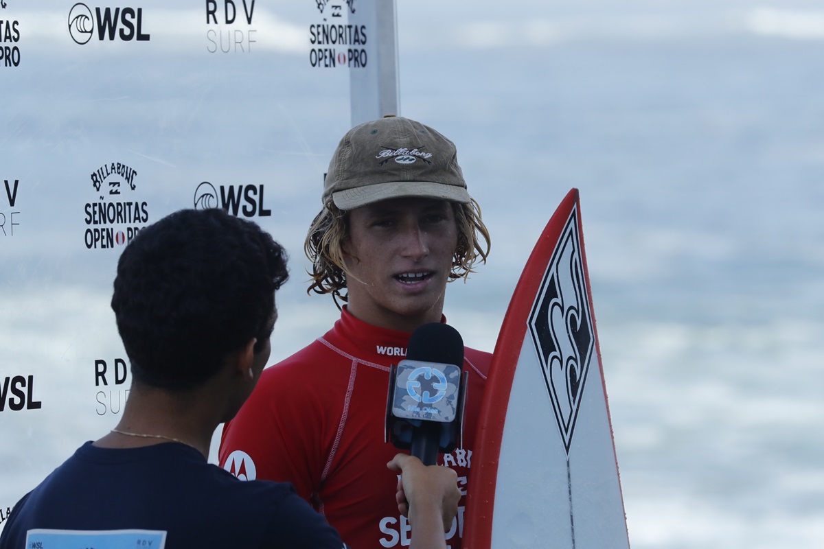 Ryan Kainalo iniciou a busca pelo bicampeonato sul-americano Pro Junior (Crédito da Foto: Alfredo Scerpella / RDV Surf)
