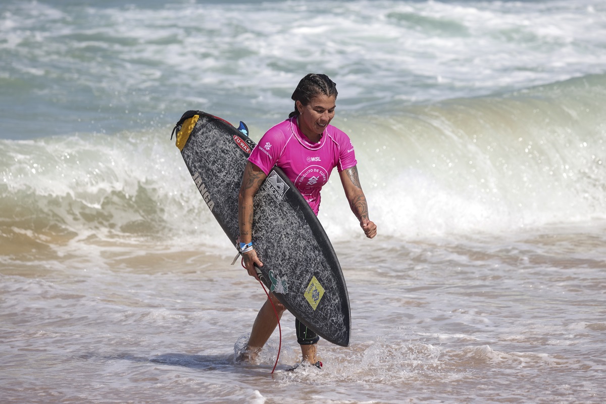 Silvana Lima foi campeã do primeiro Circuito Banco do Brasil de Surfe em 2022 (Crédito da Foto: @WSL / Daniel Smorigo)