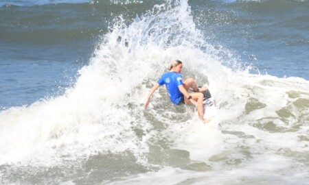 Kalani Robles e Isabelly Knut vencem a abertura do Circuito Paulista Colegial de Surf 2025