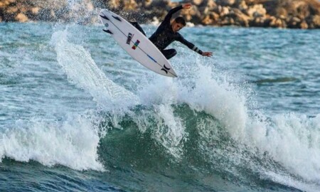 Guarujaense Bryan Almeida conquista o título da categoria Sub-16 no Surf Colegial